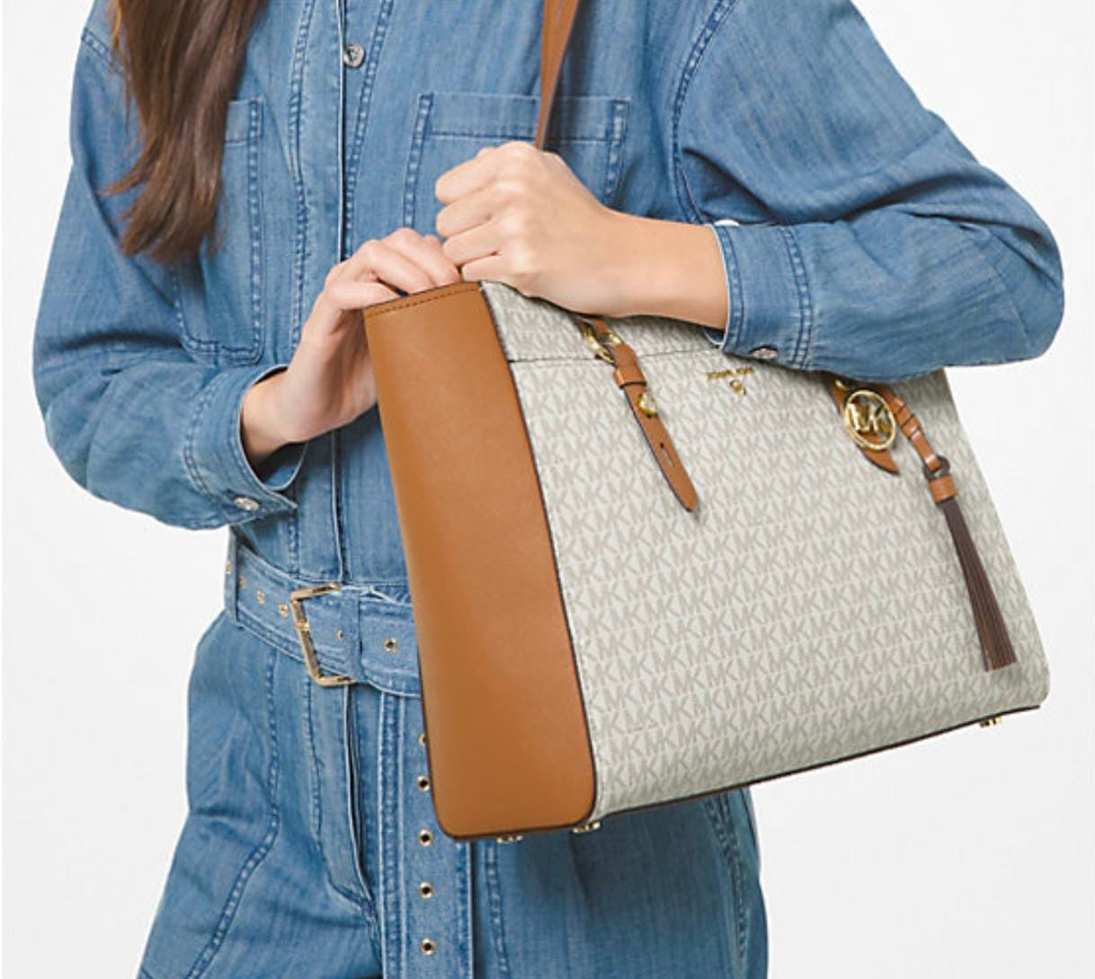 Michael Kors Voyager Medium Logo Tote Bag
