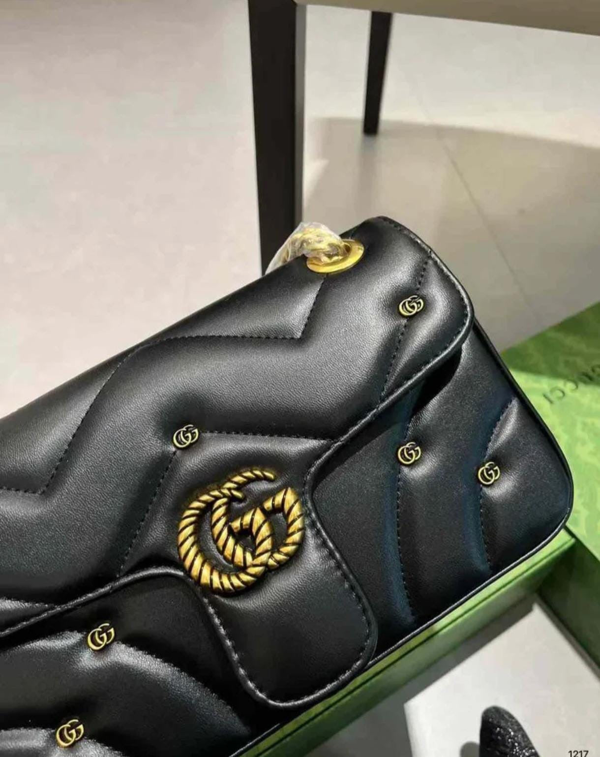 Gucci GG Marmont Small Matelassé Shoulder Bag