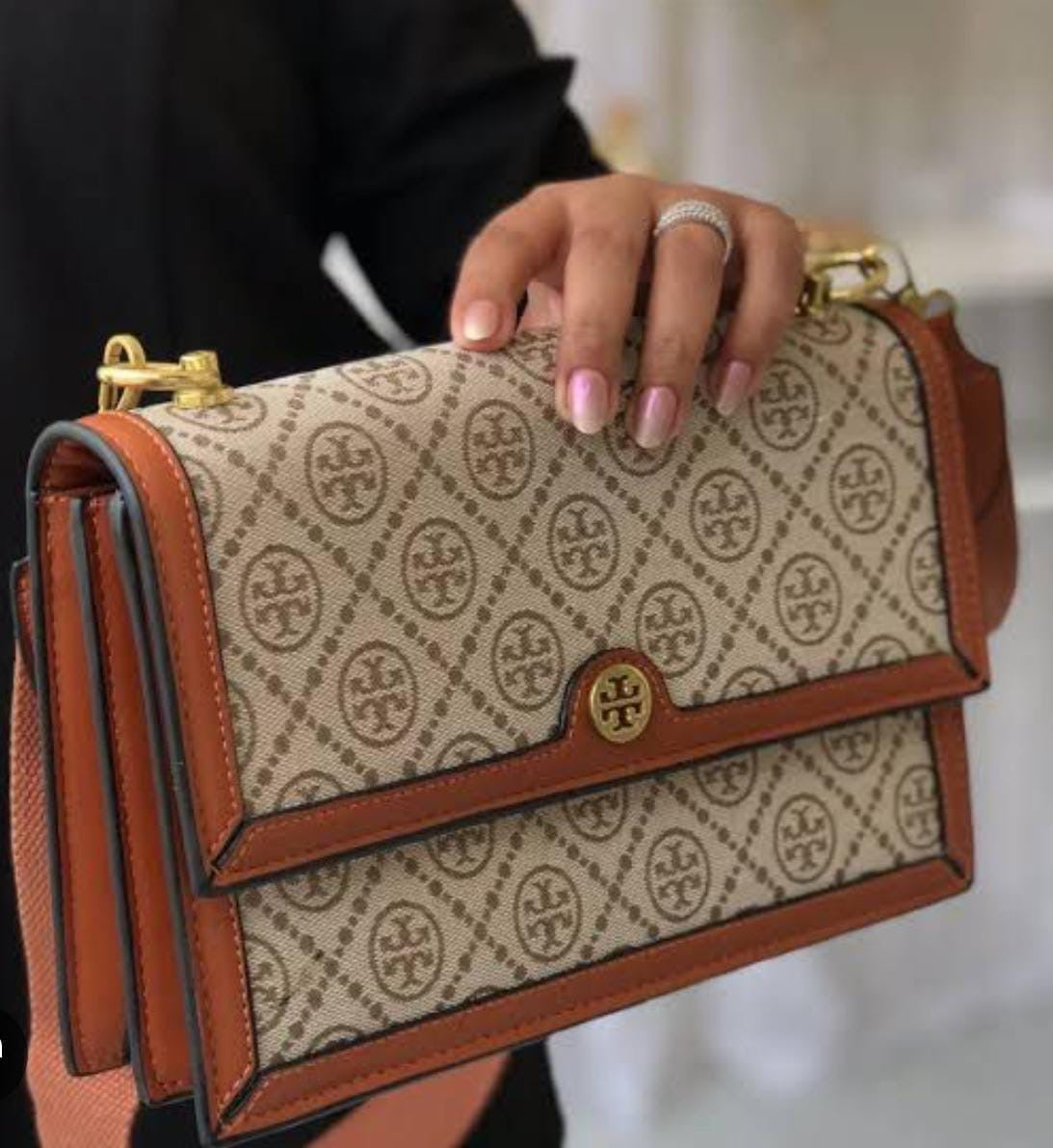 Tory Sling Bag