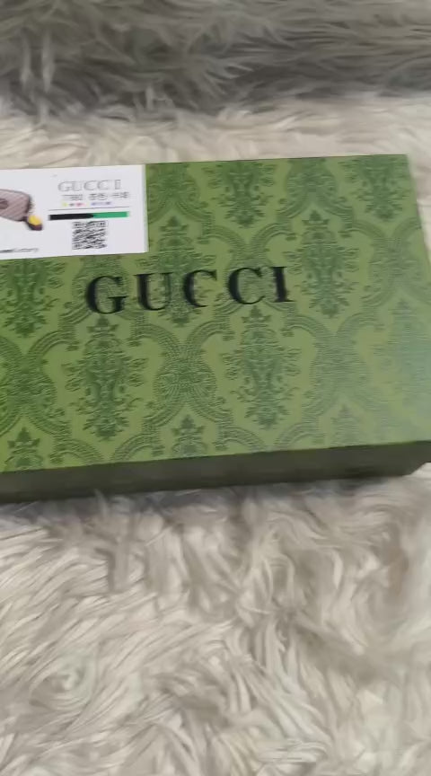 Gucci Neo Vintage GG Supreme Messenger Bag